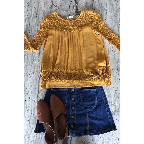 Taylor & Sage Tops - Taylor and Sage fall blouse